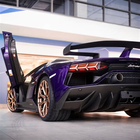 The 10 Best Paint Colors in the Lamborghini Squad