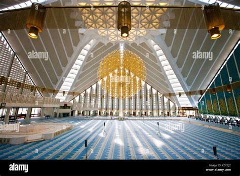 Inside Faisal Mosque, Islamabad, Pakistan Stock Photo - Alamy