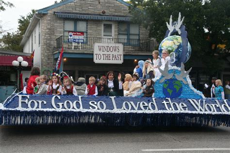 Christmas Around The World Parade Floats Ideas - Park Sheila