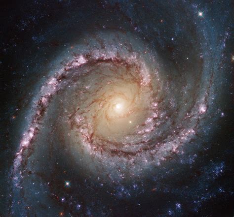 Hubble Views Intermediate Spiral Galaxy NGC 1566