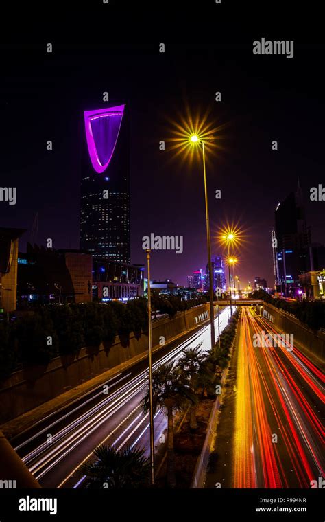 Riyadh night life hi-res stock photography and images - Alamy