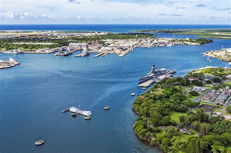 Pearl Harbor in Honolulu - Learn More about WWII at these Historic ...