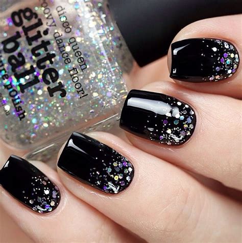 Cute black with glitter | Black nails with glitter, Nail art, Nail ...