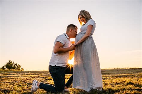 Maternity pictures: Ideas for your maternity photoshoot | BabyCenter