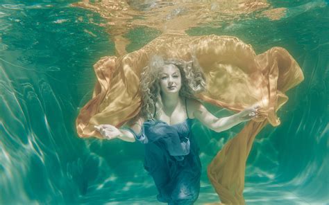 7 Tips for Shooting Underwater Portrait Photography