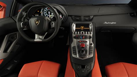 Lamborghini Aventador LP 700-4: interior