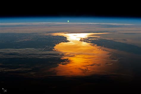 A sunrise from the International Space Station - Earth.com