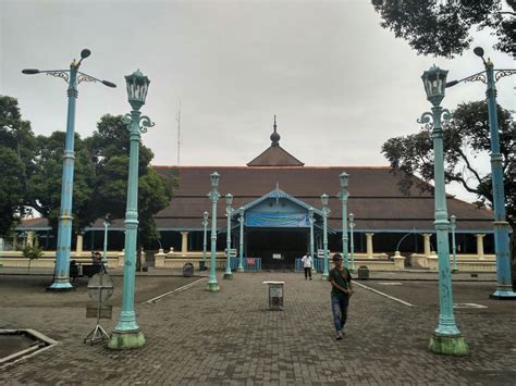 Masjid Agung Surakarta; Teduh, Artistik, dan Sarat Makna - Ayuniverse