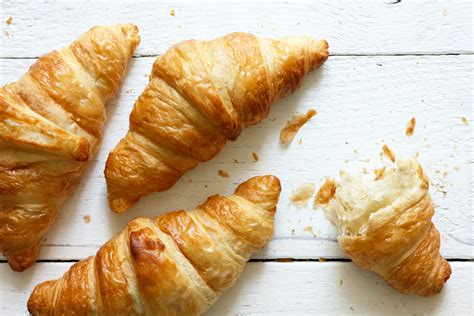 Download Breakfast Baking Food Croissant 4k Ultra HD Wallpaper