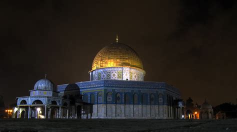 Masjid Al Aqsa At Night