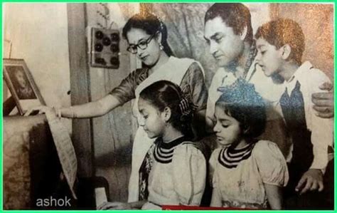 Ashok da family Ashok Kumar, Film Icon, Rare Photos, Bollywood Actress ...