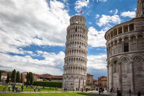 50 Iconic Buildings Around the World You Need to See Before You Die ...