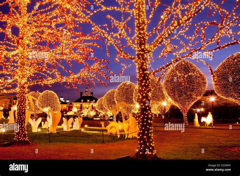 Christmas decorations and lights at Opryland Hotel, Nashville Tennessee ...