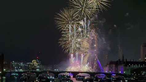 London’s New Year 2023 Full fireworks at London Eye from Lambeth Bridge ...