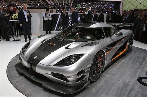 Le bruit de la Koenigsegg Agera One:1 en vidéo...