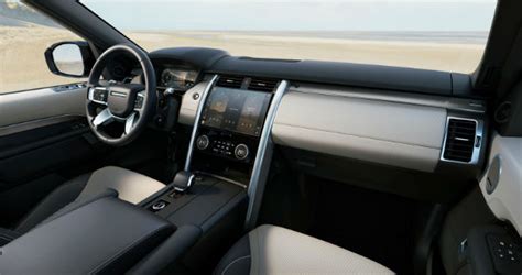 2023 Land Rover Discovery Interior