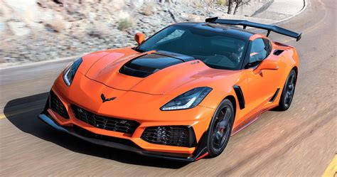 A Detailed Look At The C7 Chevrolet Corvette ZR1's Supercharged 6.2 ...