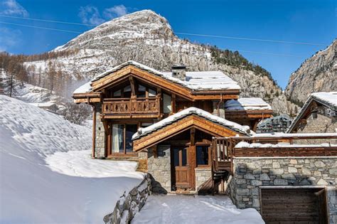 Ski Chalet in Val d'Isere, 5 bedrooms, Sauna, Wi-Fi, Heated Boot Room ...