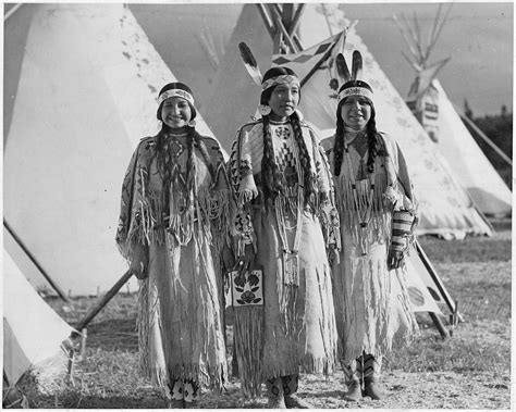 File:Yakama women, 1911.jpg - Wikimedia Commons