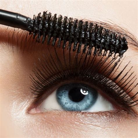 Best Mascara For Naturally Long Lashes | Natural Beauty Uncovered