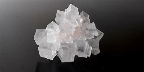 How to Grow A Beautiful Cluster of Table Salt Crystals - Crystalverse