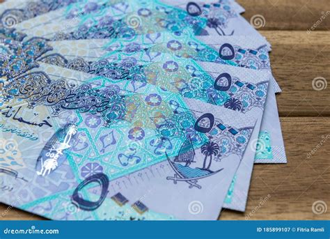 Close Up of 500 Qatar Riyal Banknotes. Stock Image - Image of doha ...