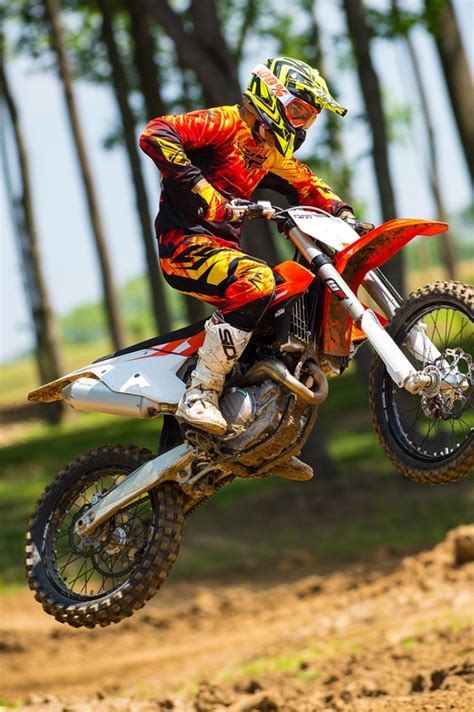 2016 KTM 450SX-F Test Riding Impression - Dirt Bike Test