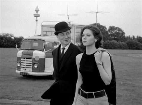 The Avengers - John Steed et Emma Peel Emma Peel, James Bond, Patrick ...