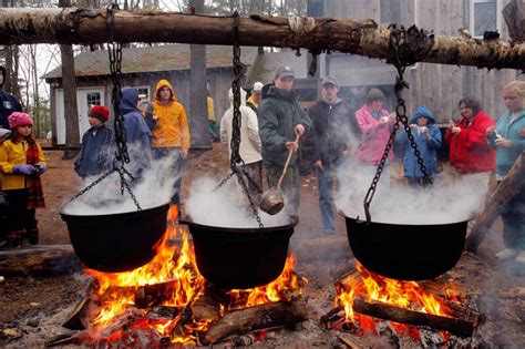 6 Yummy Sugar Shacks to Visit on Maine Maple Sunday in 2022 | Maine ...