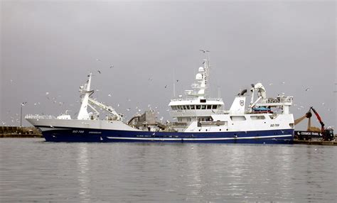 Fishing trawler | Wiki | Everipedia