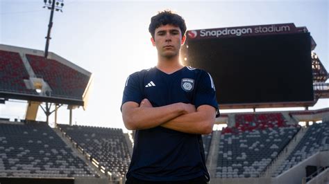 San Diego FC signs first player, 17, in club history | cbs8.com