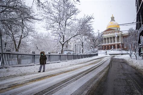 PHOTOS: 1st Major Snow Storm Of The Year Blankets Boston In Coat Of ...