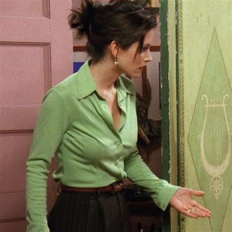 Monica Geller Best Outfits which every girl should have in her wardrobe ...