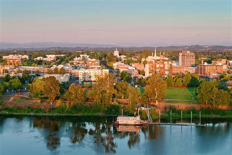 How Salem, Oregon got its commercial flight groove back. (Hint ...