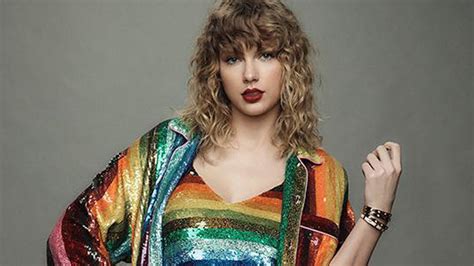 Taylor Swift releases new album, 'Reputation'