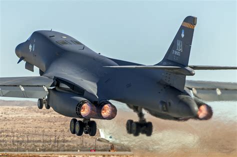 10 Reasons the B-1B Lancer is BADASS | Fighter Sweep