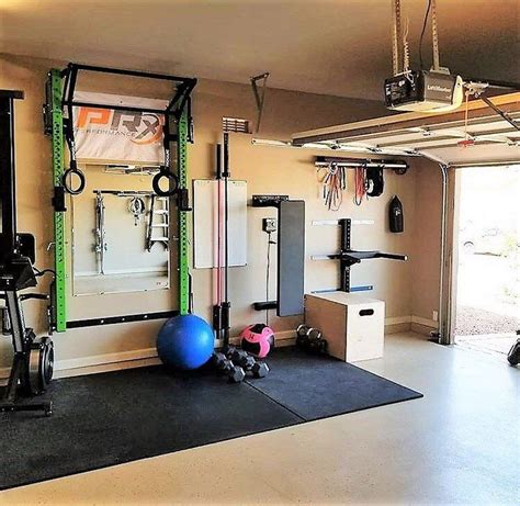 Nice 35 Modern Home Gym Spaces Ideas For Work Out. | Gym room at home ...