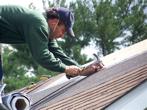 5 Essential Tips for Metal Roof Repair