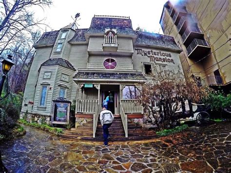 The 50 Best Haunted Houses in America | Haunted houses in america ...