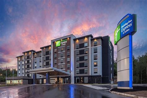 Holiday Inn Express & Suites - Moncton - UPDATED 2018 Prices, Reviews ...