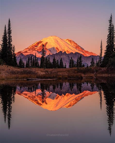 Brisk morning sunrise at Tipsoo Lake Mount Rainier National Park ...