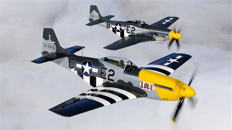 North American P-51 Mustang flying in tandem wallpaper - Aircraft ...