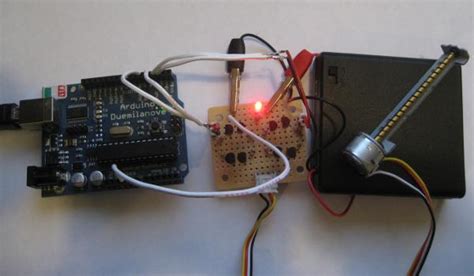 Driving CDROM Stepper Motor with Arduino