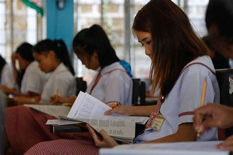 DepEd Reports 70,000 Elementary Students In Bicol Don't Know How To ...