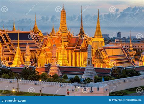 Wat Phra Kaew, Temple of the Emerald Buddha, Bangkok, Thailand Stock ...