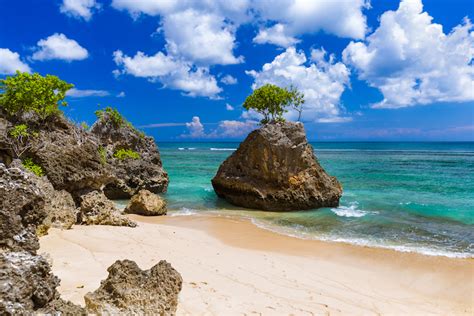 10 Famous and Best Beaches in Indonesia | Tourpedia International Best ...