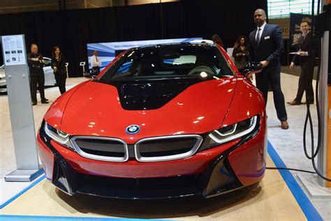 2017 Chicago Auto Show: The new BMW i8 Protonic Red