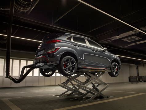 Top 5 Best Portable Car Lifts 2025 - Straight.com