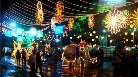 Traditional Christmas Celebrations Around The World; Explore How ...