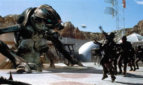 Starship Troopers (Paul Verhoeven, 1997): A Different Kind of Bug Movie ...